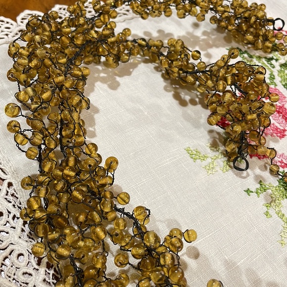 Gorgeous Yellow gold glass berry garland - Picture 4 of 7